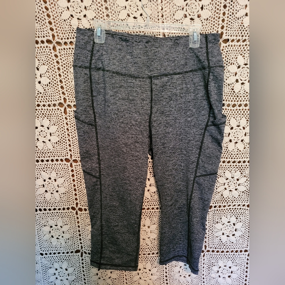 Torrid 2 Active Capri